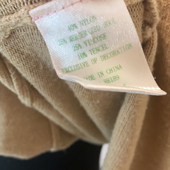 Lilly Pulitzer Sweater in Size Medium - Picture 8 of 9
